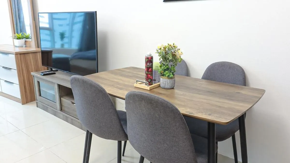 Elegant Studio Near Burj Khalifa Pool And Gym Dubai Apartment