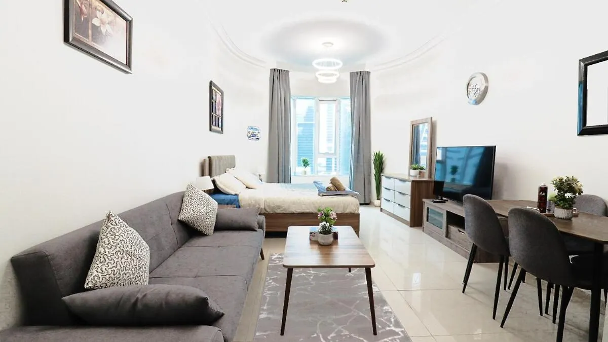 Elegant Studio Near Burj Khalifa Pool And Gym Dubai Apartment